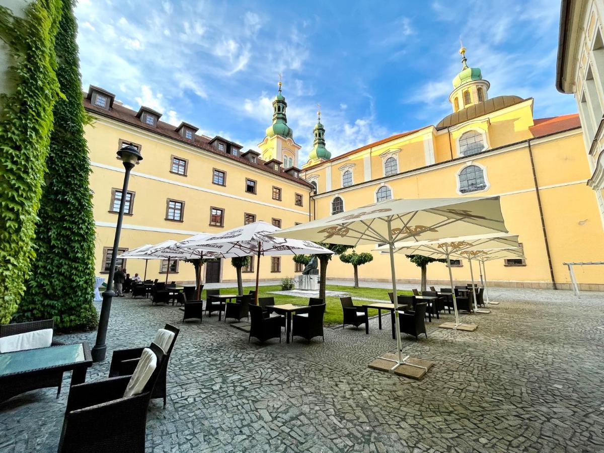 Nove Adalbertinum Градец-Кралове Экстерьер фото